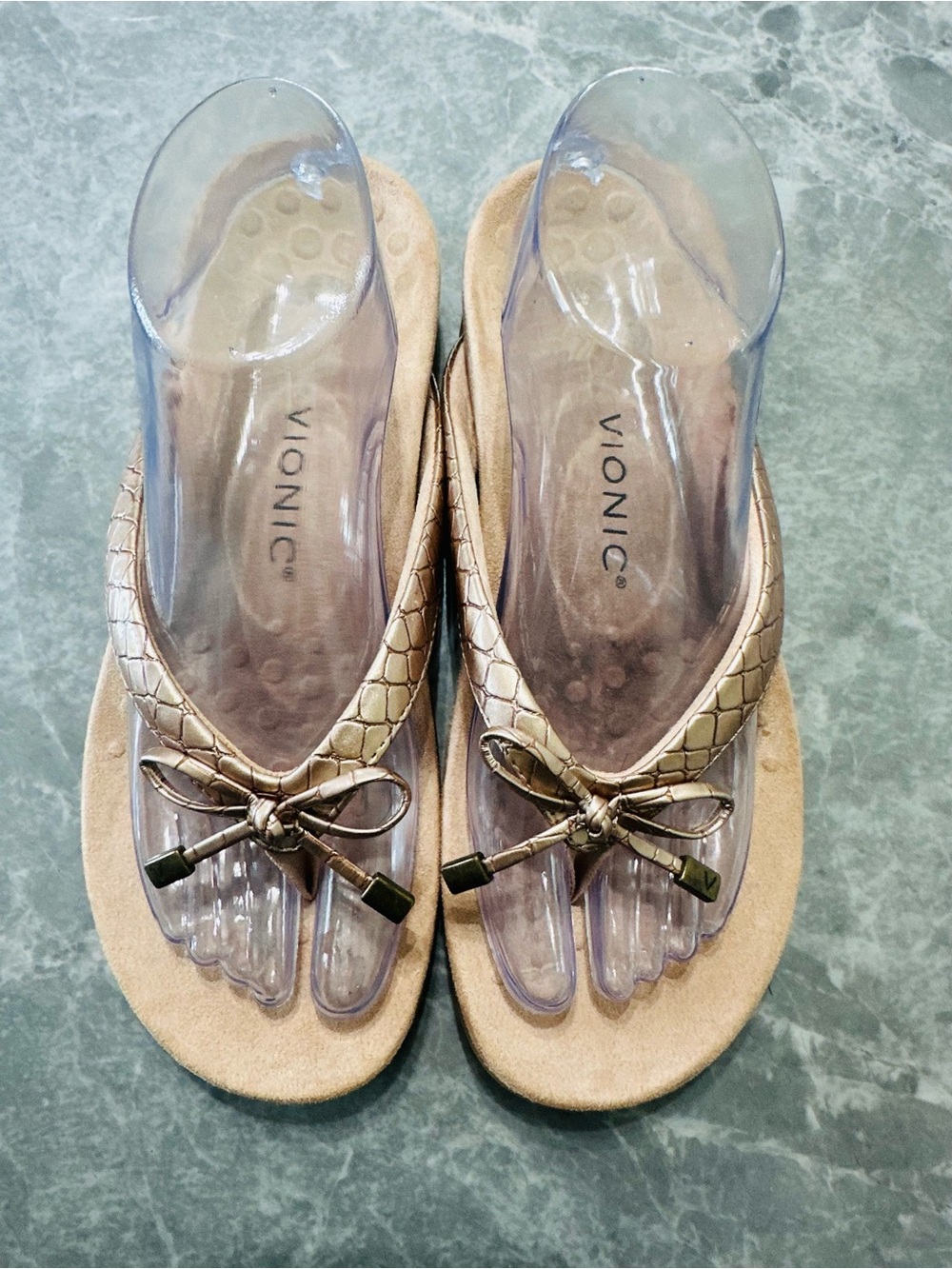 Vionic Gold Bella Sandals with Cushioned Footbed and Decorative Bows SZ 9